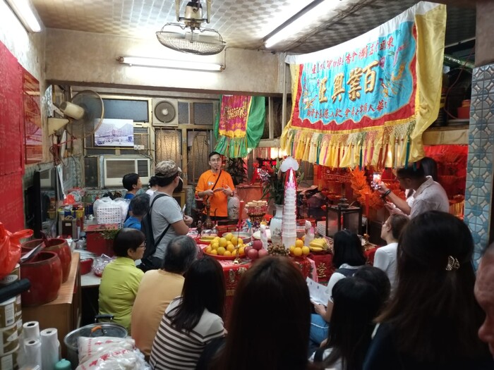 市建局支持東頭邨盂蘭勝會舉辦「 盂蘭文化及戲棚小食導賞團」，在九龍城區內發掘「小潮州」文化。